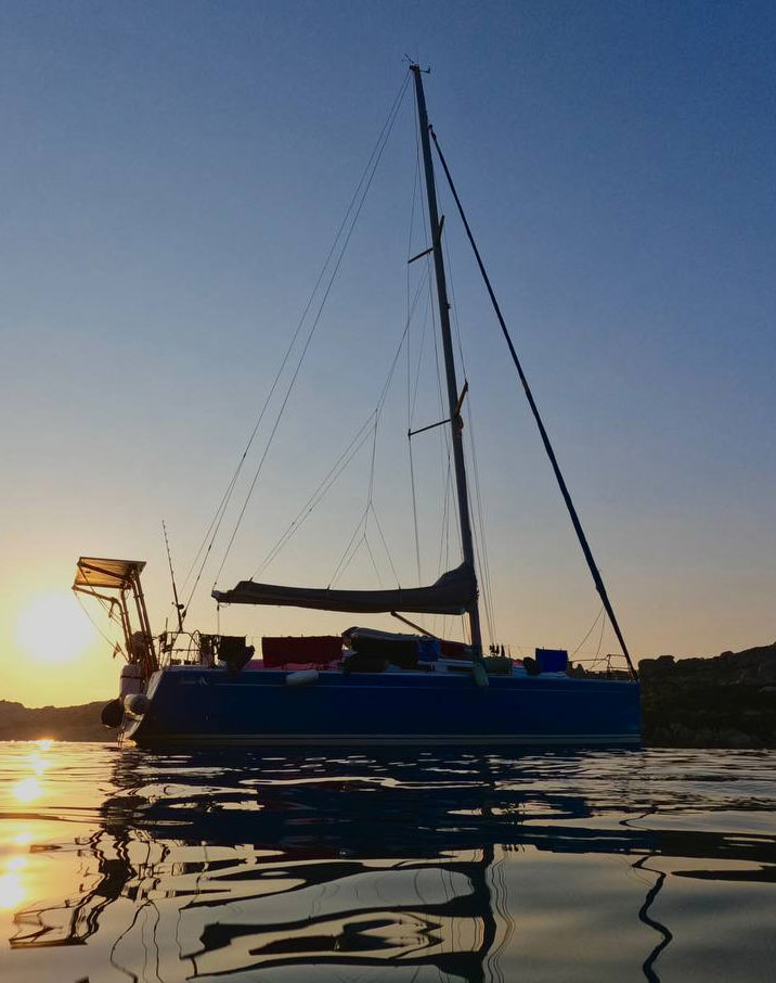 Vacaciones en velero, puesta de sol